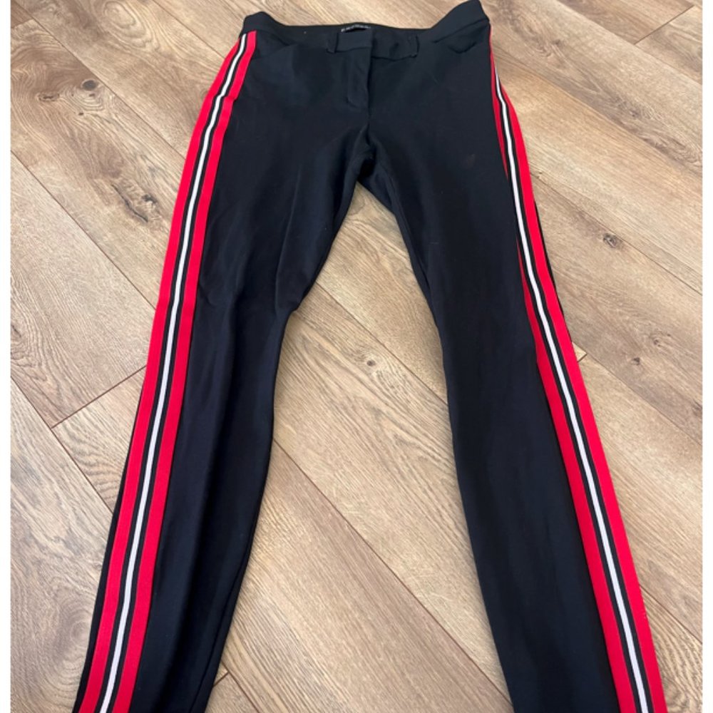 Express, 4, and black, red, and white